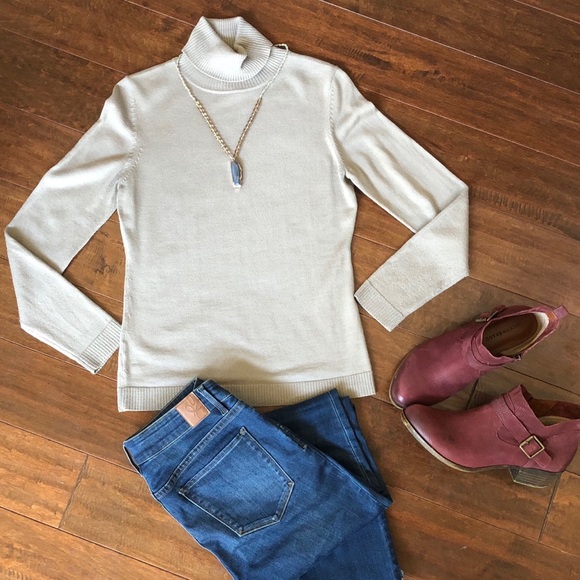 Loft Merino Wool & Cashmere Turtleneck (SM-Size 4) - Picture 3 of 7